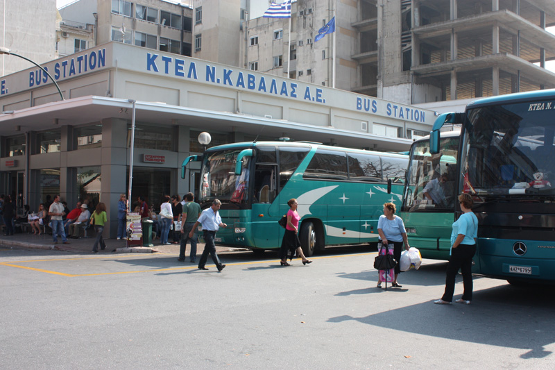 Άναψαν τα αίματα στο ΚΤΕΛ Χρυσουπολης – Οδηγός απείλησε μαθητή ότι θα τον δείρει επειδή δεν έβαζε μάσκα (vid)
