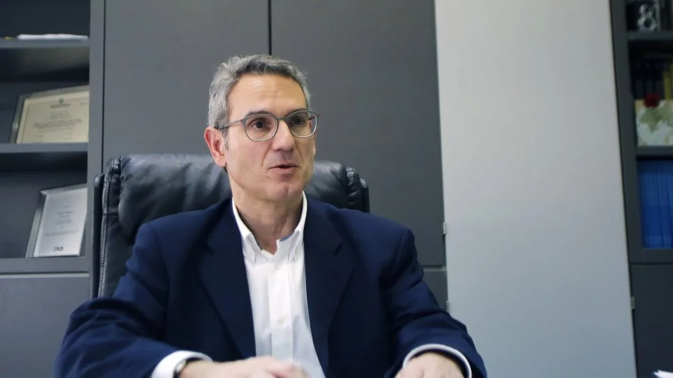 Παρασκευής: «Πιο μολυσματική η Όμικρον από τη Δέλτα» (vids)