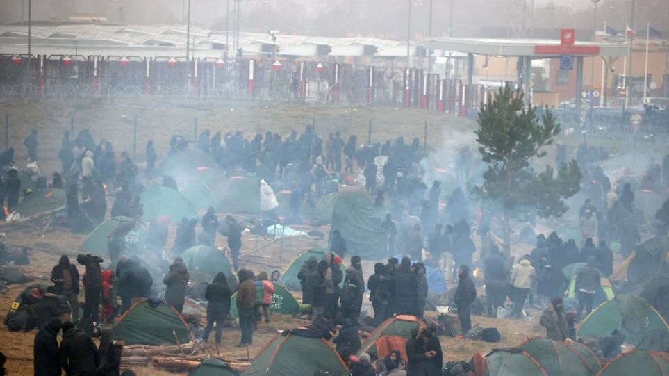 Λευκορωσία: Άδειασαν προσφυγικοί καταυλισμοί – Αβέβαιο το που θα καταλήξουν οι πρόσφυγες (vids)