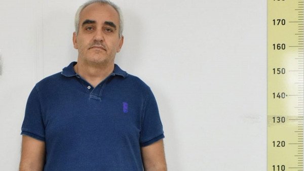 Ψευτογιατρός: «Της έλεγε να μη φοβάται τον νέο όγκο» είπε ο σύζυγος ενός θύματος (vids)