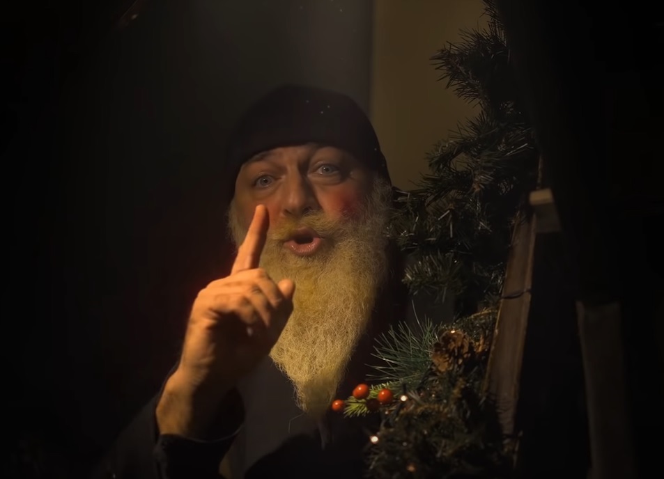 A taste of Christmas: Εσύ θα έβαζες στο σπίτι σου έναν άστεγο; (vid)