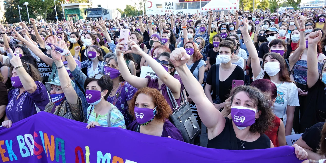 Θεσσαλονίκη: Δύο συγκεντρώσεις σήμερα με αφορμή την Παγκόσμια Ημέρα Εξάλειψης της Βίας κατά των Γυναικών