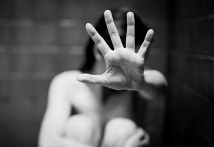 Ηράκλειο: Άνδρας προσπάθησε να πνίξει τη σύζυγό του