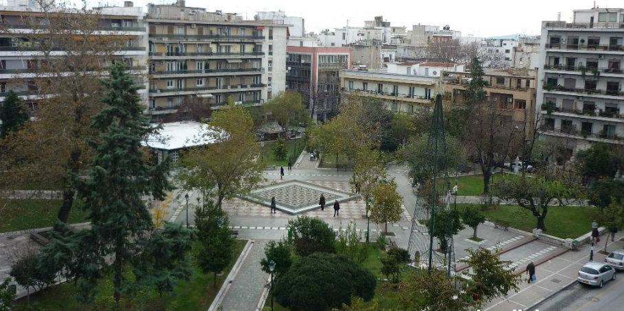 Βόλος: Άγριος καβγάς μεταξύ 90χρονου και της συζύγου του – Την έπιασε από τα μαλλιά κι εκείνη του πέταξε πέτρα