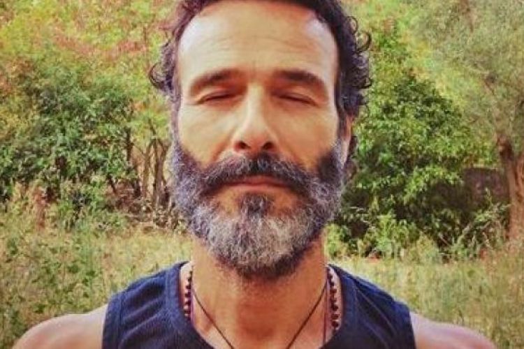 Θανάσης Ευθυμιάδης: Μήπως τελικά, οι εξωγήινοι που θέλουν να έρθουν για να καταστρέψουν τη Γη, είμαστε εμείς οι άνθρωποι;
