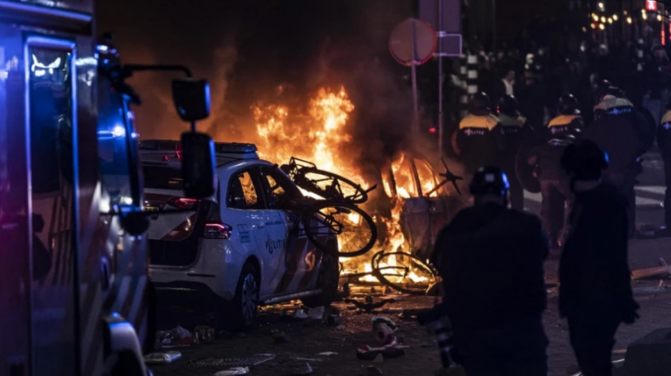 Ακυρώθηκε η διαδήλωση των αρνητών στο Άμστερνταμ μετά τα αιματηρά επεισόδια στο Ρότερνταμ