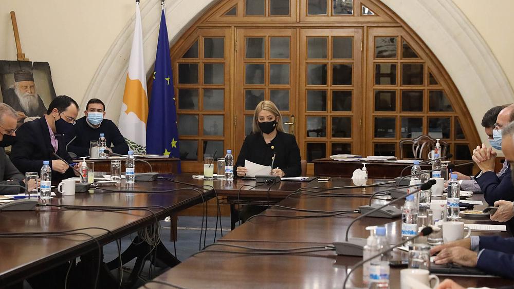 Κύπρος: Με rapid test η είσοδος σε νυχτερινά κέντρα από αύριο – Στο 50% της χωρητικότητας τα γήπεδα – Στο 40% η τηλεργασία