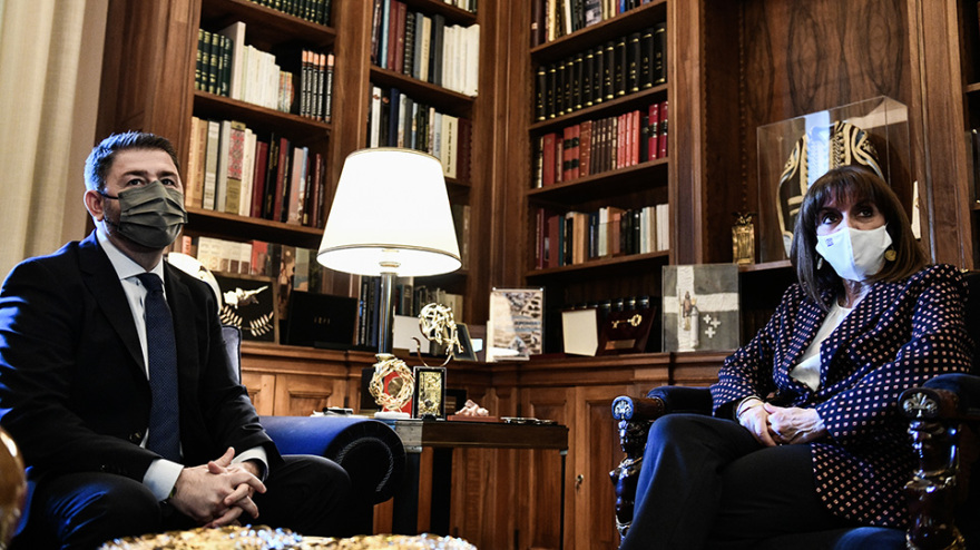 Με την ΠτΔ συναντήθηκε ο Ανδρουλάκης – Συζήτησαν για την πανδημία και την οικονομία