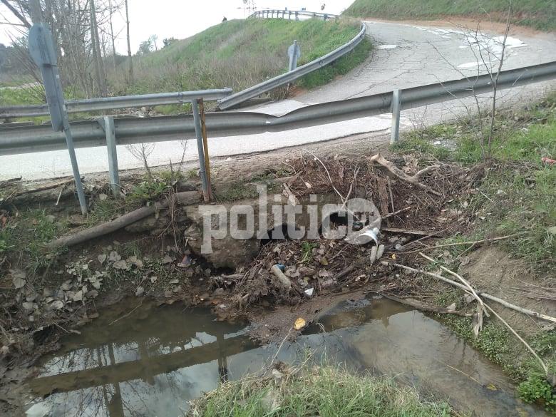 Ρεπορτάζ politic / Πυλαία: Η “ιρλανδική διάβαση” που δεν πρέπει να διασχίζουν οι οδηγοί όταν βρέχει (pics&vid)