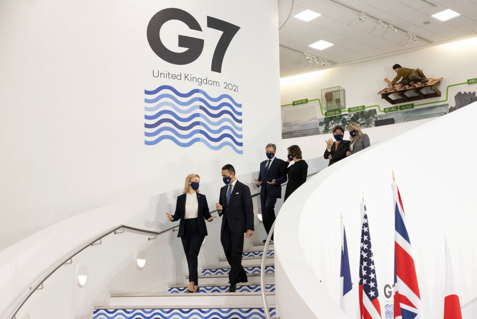 Βρετανία-G7: Η Ομάδα των Επτά προειδοποιεί τη Ρωσία για «μαζικές συνέπειες» αν επιτεθεί στην Ουκρανία