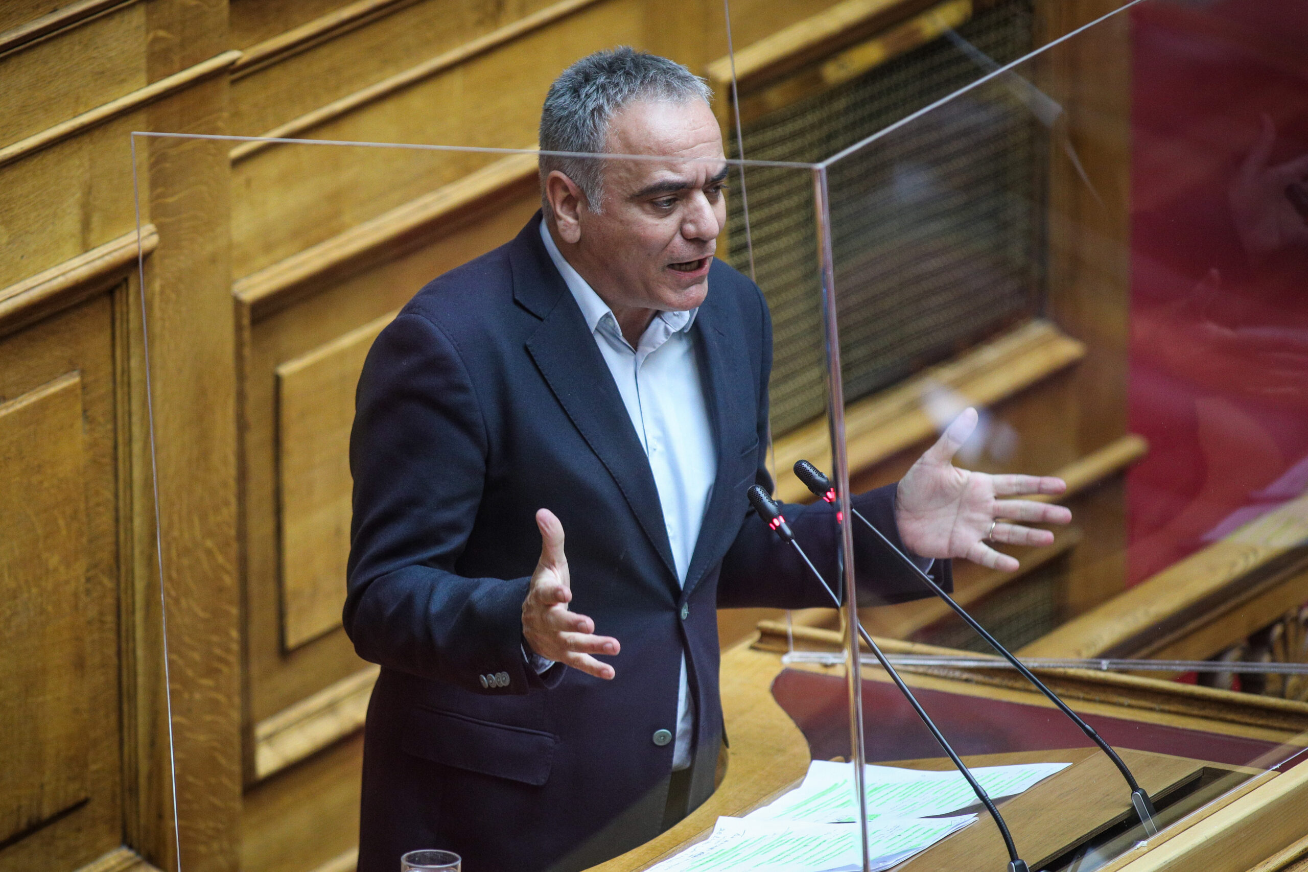 Σκουρλέτης: «Η κυβέρνηση πρέπει να μειώσει τους ειδικούς φόρους κατανάλωσης στα καύσιμα» (vid)