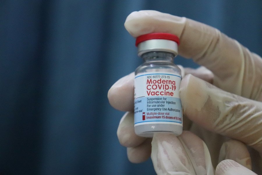 Moderna: Έρχεται εμβόλιο τρία συν ένα, «χτυπά» ταυτόχρονα κορονοϊό, γρίπη και αναπνευστικό συγκυτιακό ιό