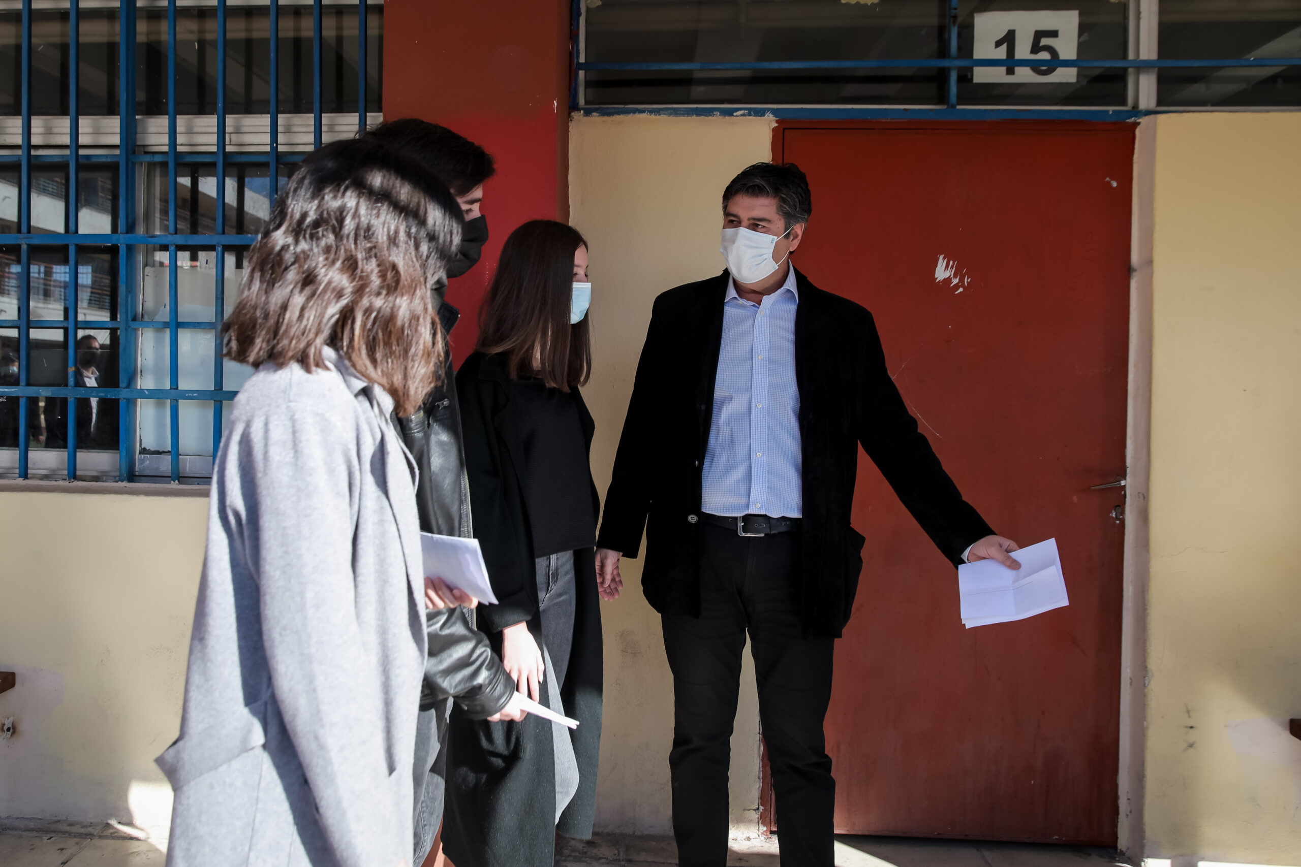 Εκλογές ΚΙΝΑΛ: Ψήφισε η οικογένεια της Φώφης Γεννηματά (vid)
