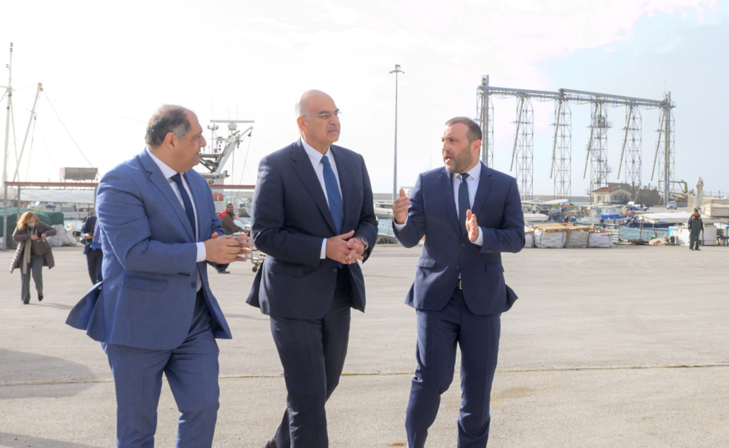 Δένδιας από Αλεξανδρούπολη: «Μεγάλο στοίχημα για την κυβέρνηση το λιμάνι της πόλης» (pics)