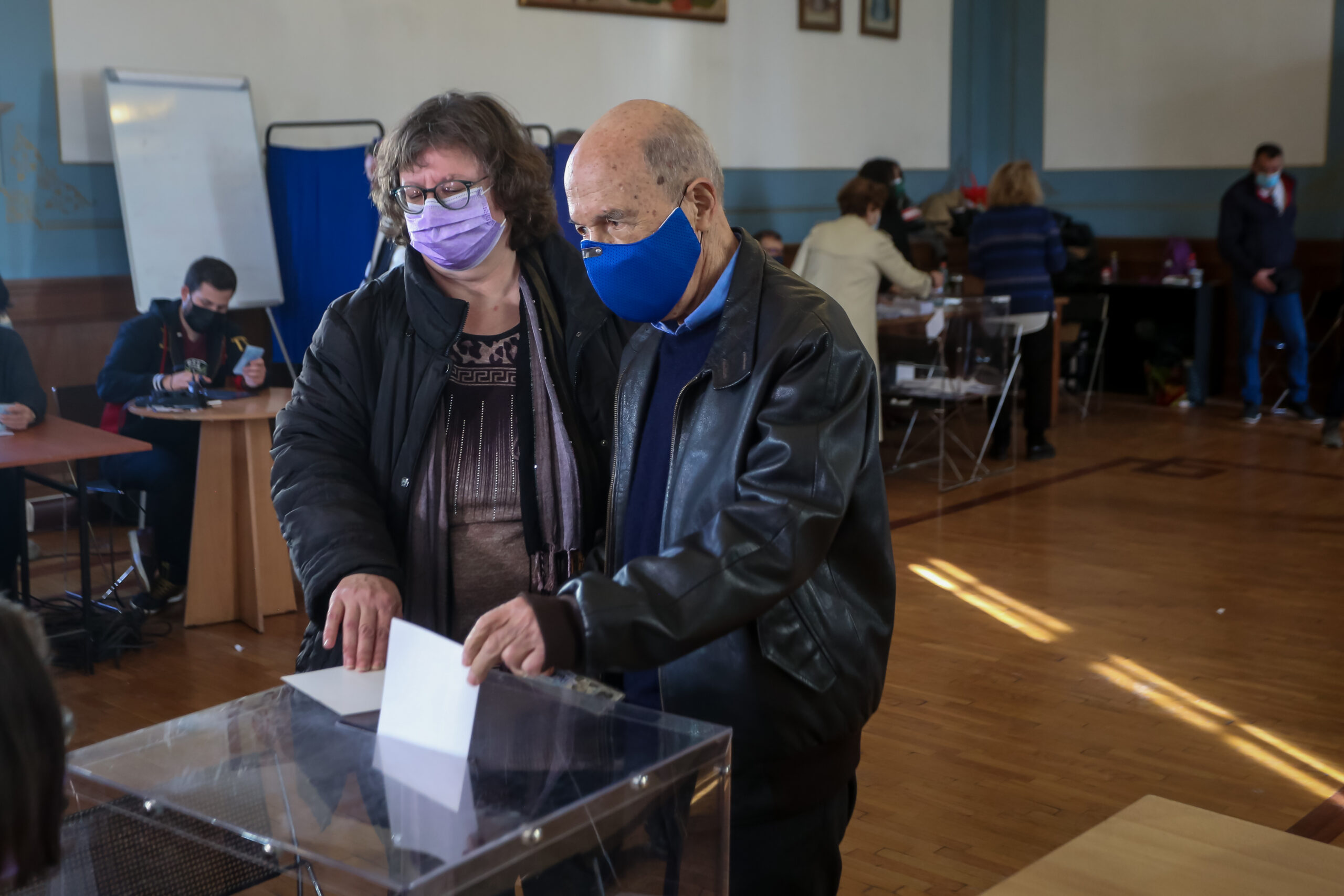 Εκλογές ΚΙΝΑΛ: Ψήφισαν Σημίτης και Βενιζέλος (pics)