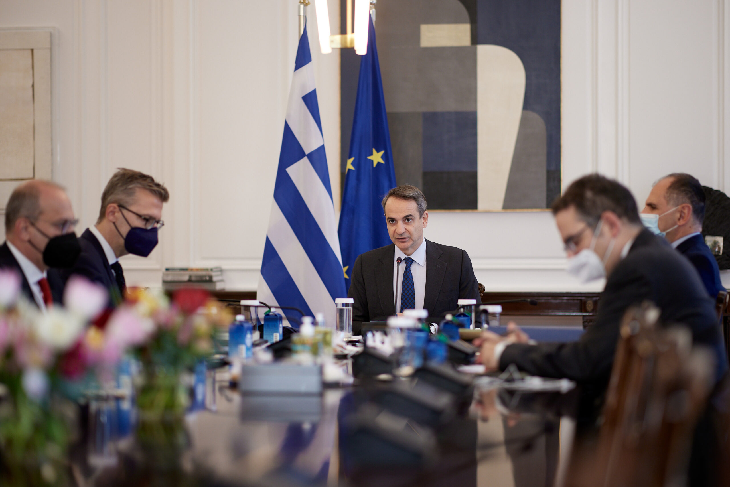 Κριτής και αξιολογητής των πάντων η εξέλιξη της πανδημίας και των εμβολιασμών