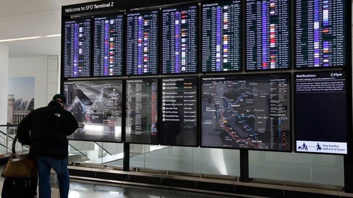 Η Όμικρον επηρέασε και ακύρωσε  χιλιάδες πτήσεις  σε όλο τον κόσμο