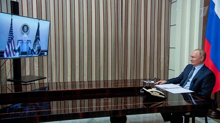 Εγγυήσεις ζήτησε o Πούτιν από τον Μπάιντεν ότι το ΝΑΤΟ δεν θα διευρυνθεί προς ανατολάς