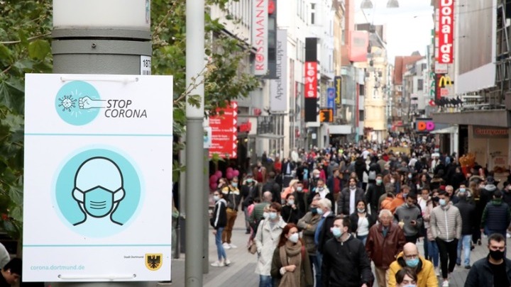 Θερίζει η Όμικρον στη Γερμανία: Ξεπέρασαν τα 26.000 τα νέα κρούσματα την Παραμονή- 184 θάνατοι