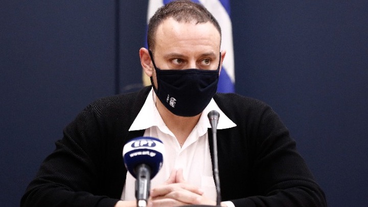 Μαγιορκίνης: Πιθανό τέλος της μάσκας τον Ιούνιο – Η οξεία ηπατίτιδα και ο νοσοκομειακός μύκητας
