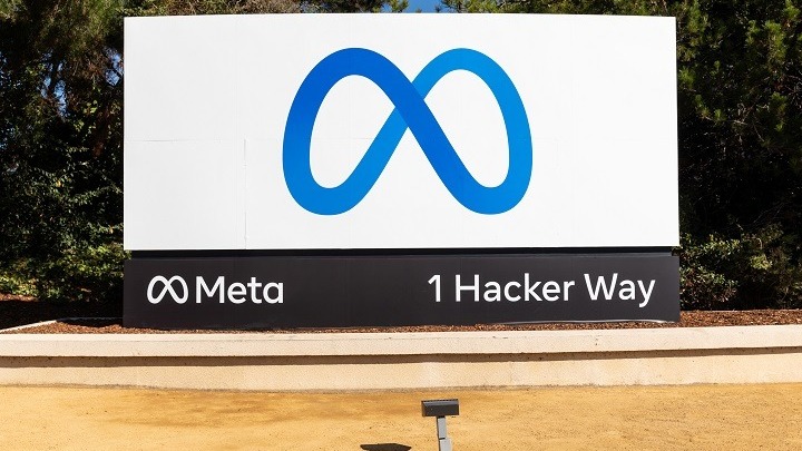 Η Ρωσία επέβαλε πρόστιμο στη Meta για «παράνομο» περιεχόμενο σε Facebook και Instagram