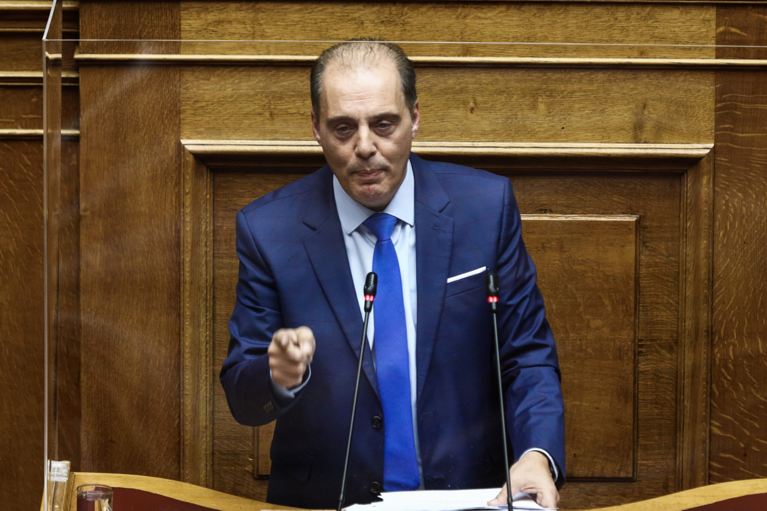 Δεν αίρεται η ασυλία του Βελόπουλου – Είχε δεχτεί μήνυση από ηλικιωμένο για…αναποτελεσματική κρέμα για τη στύση