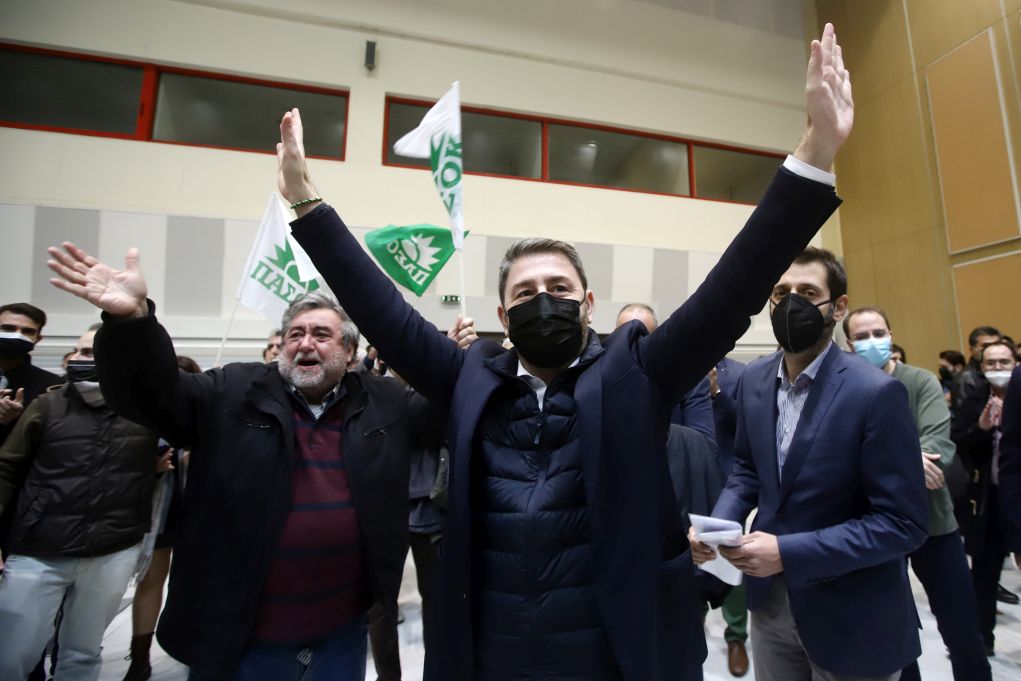 Εκλογές ΚΙΝΑΛ: Ο Ανδρουλάκης νέος αρχηγός στο ΚΙΝΑΛ, με ποσοστό 67,8%, με 135.092 ψήφους, ενώ ο Γ. Παπανδρέου περιορίστηκε στο 32,1% και τις 63.925 ψήφους.