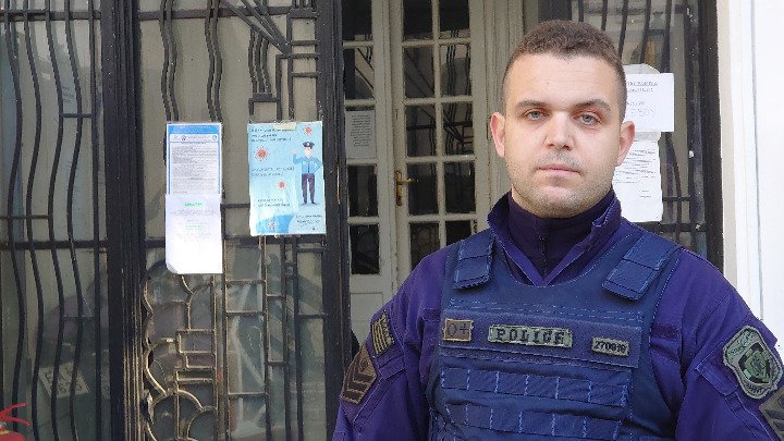 Θεσσαλονίκη: αστυνομικός εξιστόρεί «Μαχαίρωσε τη γυναίκα μπροστά στα μάτια μας»