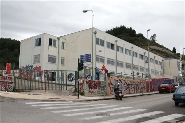 Σκηνικά αναρχίας σε ΕΠΑΛ της Πάτρας: Σύρραξη μεταξύ μαθητών κατέληξε σε ρίψη καπνογόνων