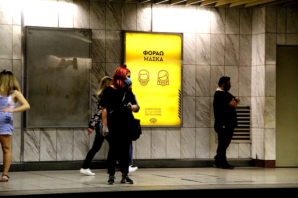 Στα τάρταρα οι δείκτες της Ελλάδας για τους θανάτους από Covid 19