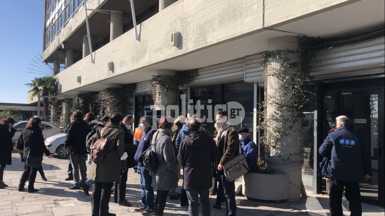 ΑΠΘ: Παράσταση διαμαρτυρίας από τον Ενιαίο Σύλλογο Διδακτικού και Ερευνητικού Προσωπικού (pics & vid)