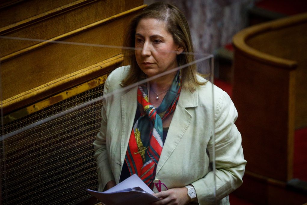 Ξενογιαννακοπούλου: «Λαϊκισμός του Κωστή Χατζηδάκη η ανάκληση αδειών του προσωπικού του ΕΦΚΑ»