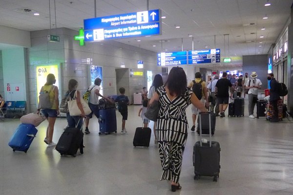 Νέες αεροπορικές οδηγίες: Τι αλλάζει στο πιστοποιητικό νόσησης στα ταξίδια;