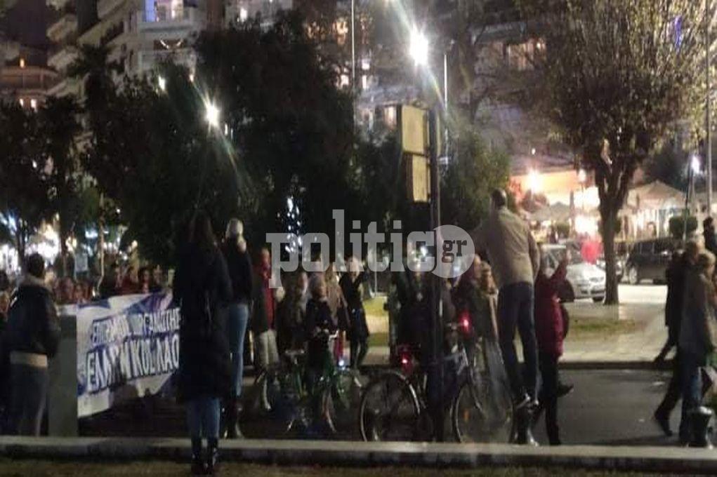 Θεσσαλονίκη: Πορεία αντιεμβολιαστών στον Λευκό Πύργο(vid)