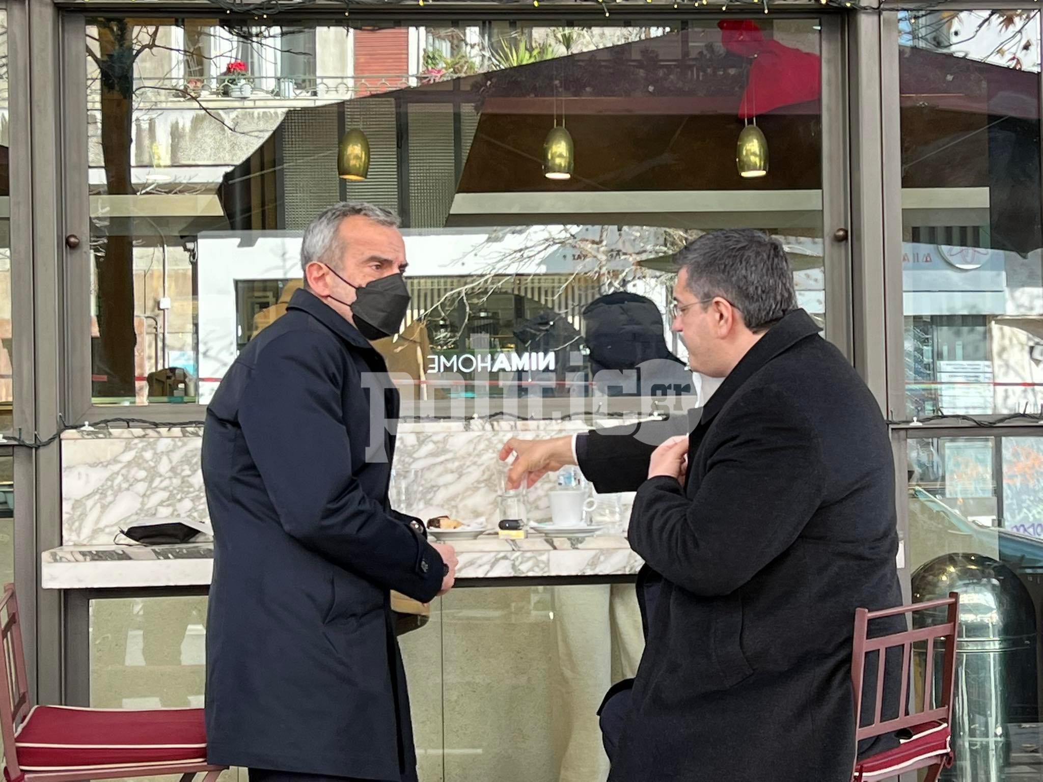 Παρασκήνια/ Για καφέ στην Μητροπόλεως Απόστολος Τζιτζικώστας και Κωνσταντίνος Ζέρβας
