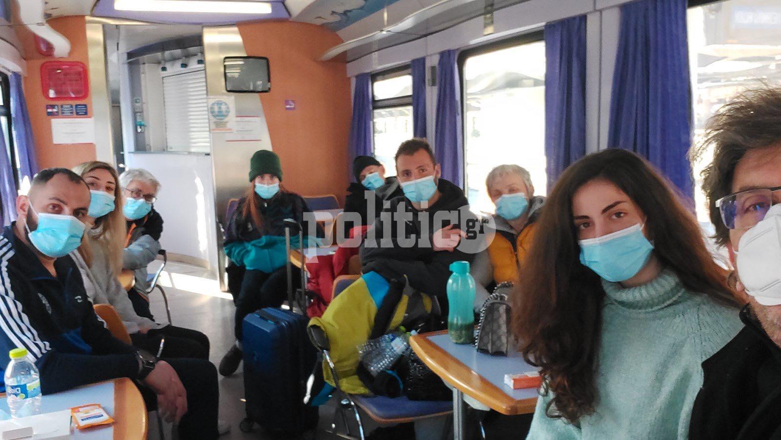 Κακοκαιρία «Ελπίς»: Επιβάτες παραμένουν στο τρένο 19 ώρες (pics & vid)