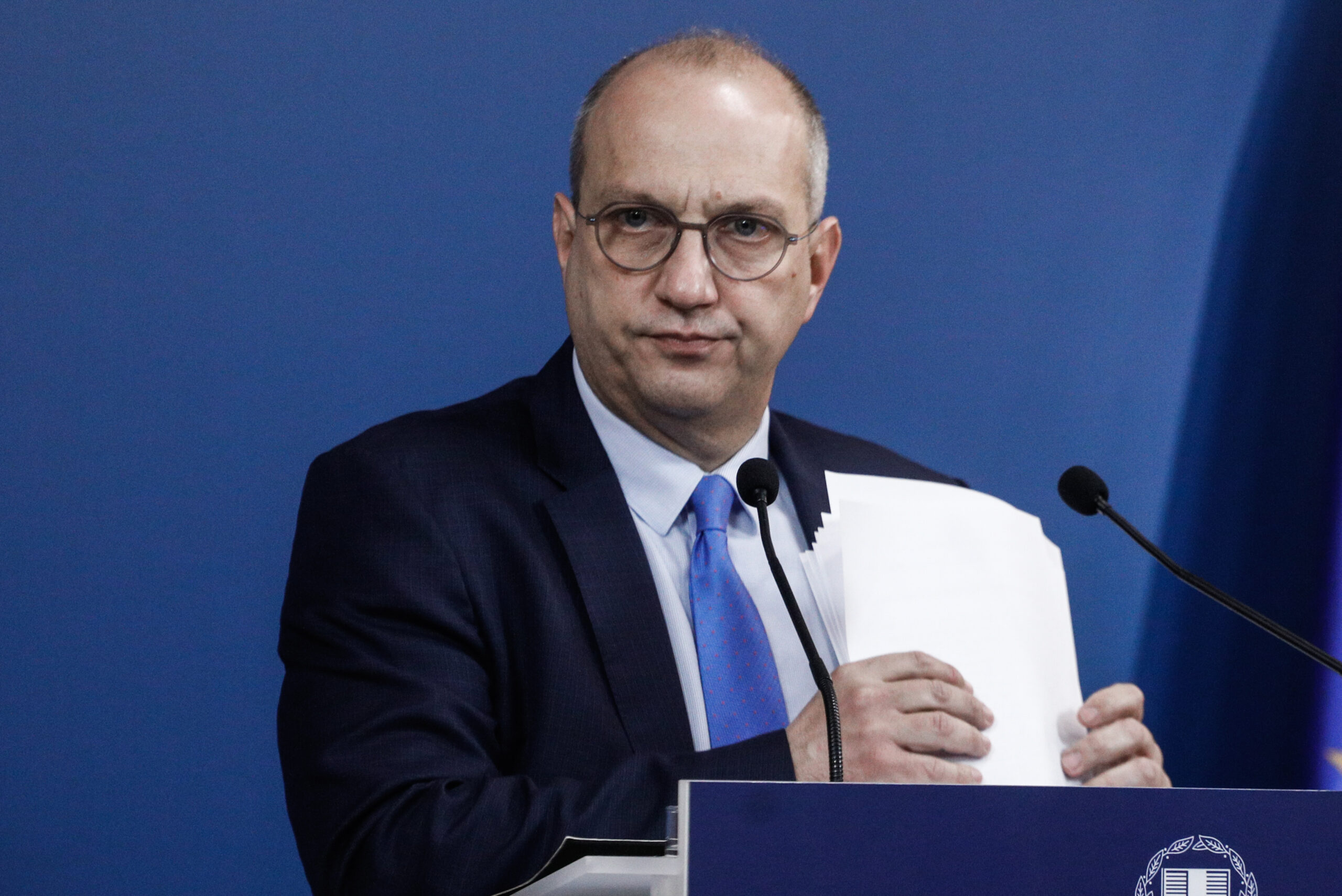 Αλέξης Τσίπρας: Don’t look the… cases – Γιάννης Οικονόμου: Από το σοβαρό στο γελοίο η απόσταση είναι μικρή
