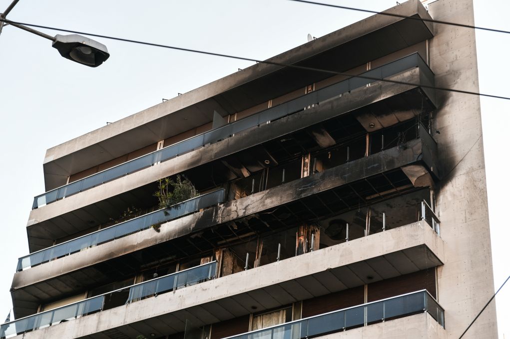 Νεκρός άνδρας από φωτιά σε διαμέρισμα στην Αγίου Μελετίου (pics & vids)
