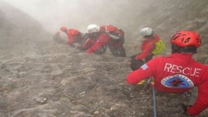 Άρτα: Επιχείρηση διάσωσης πυροσβέστη – Σε κίνδυνο βρίσκεται η ζωή του