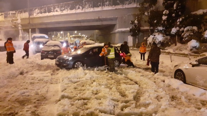 Αύριο θα αποφασιστούν οι όροι για την αποζημίωση των 2.000 ευρώ από την Αττική Οδό