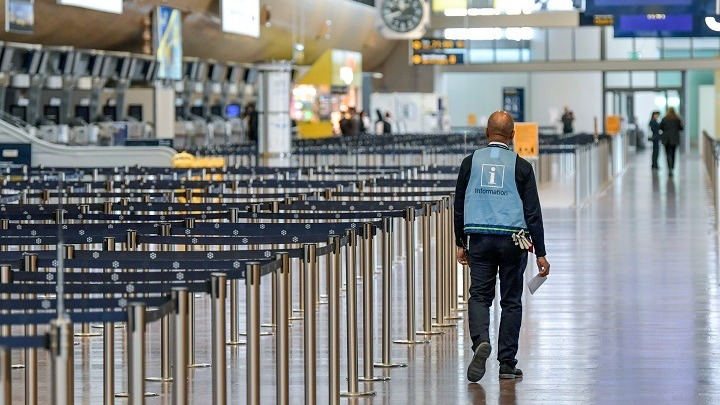Είσοδο χωρίς επίδειξη αρνητικού τεστ στη χώρα αποφάσισε η Σουηδία