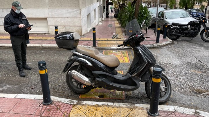 Δήμος Αθηναίων: Βάζει τέλος στην αντικοινωνική στάθμευση με 830 «έξυπνους» αισθητήρες