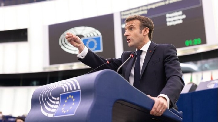 Μακρόν: «Πρέπει να είμαστε ανεξάρτητοι σε αυτό το βίαιο κόσμο»