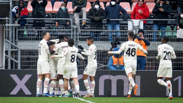 Άνετα 3-0 η Μίλαν στην Βενετία