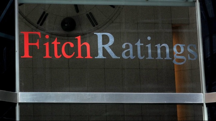 Fitch: Αναβάθμισε από σταθερές σε θετικές τις προοπτικές του αξιόχρεου της Ελλάδας