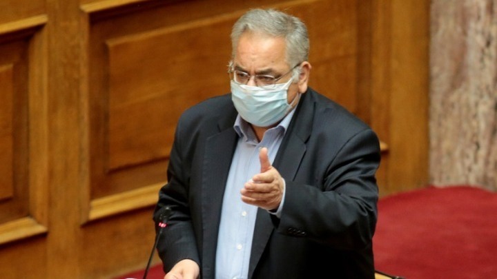 Λαμπρούλης: «Με μέτρα όπως το πρόστιμο η κυβέρνηση προσπαθεί να συγκαλύψει τις εγκληματικές ευθύνες»