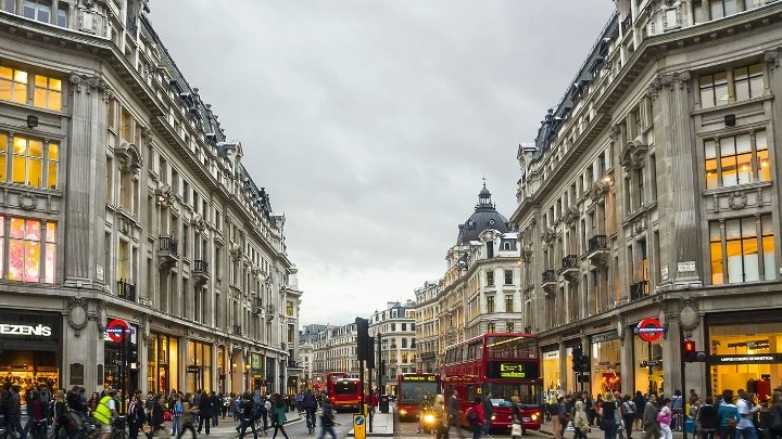 Η Oxford Street του Λονδίνου ο πιο δημοφιλής εμπορικός δρόμος στην Ευρώπη – Ποιοι είναι οι πέντε πρώτοι