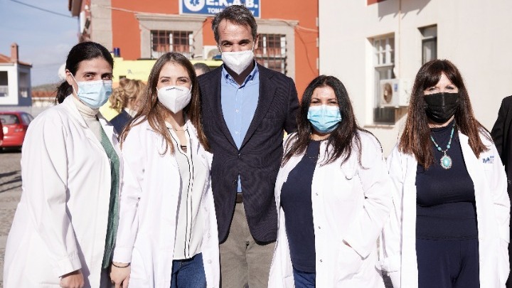 Μητσοτάκης: «Το μήνυμα του εμβολιασμού πρέπει να είναι συνεχές»