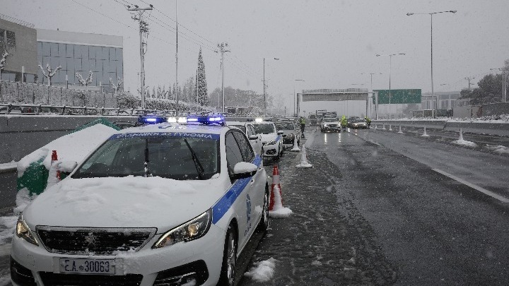 Κακοκαιρία «Ελπίς»: Παρέλυσε το λεκανοπέδιο Αττικής (pics & vids)
