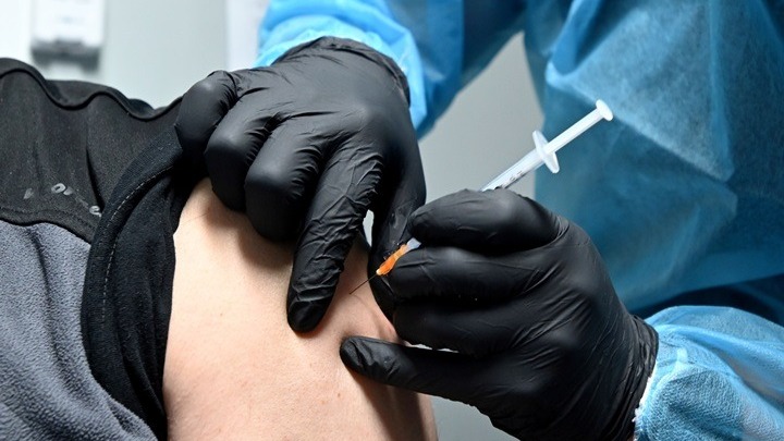 Πολωνία: Ξεπέρασε τους 100.000 νεκρούς σε μία χώρα με τα χαμηλότερα ποσοστά εμβολιαστικής κάλυψης στην ΕΕ